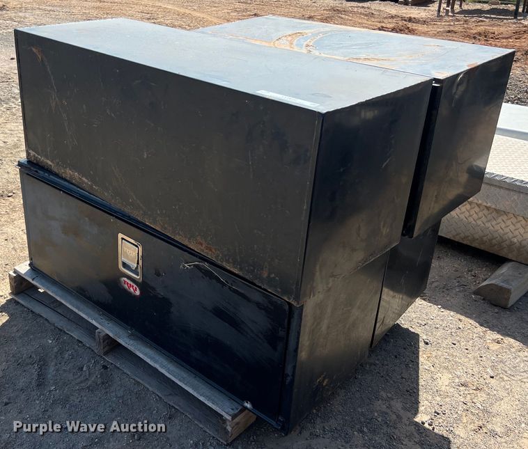 (4) toolboxes - LV9010