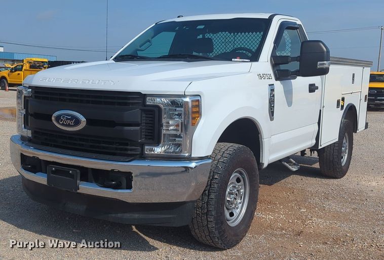 2019 Ford  F250 Super Duty XL utility bed pickup truck - NW9679