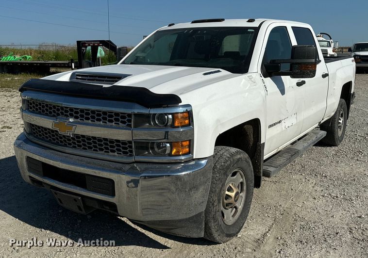 2019 Chevrolet  2500HD Crew Cab pickup truck - OG9616