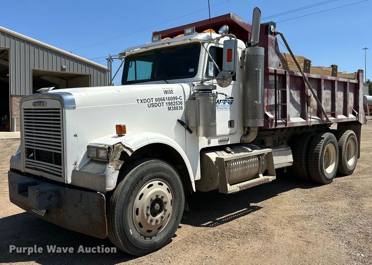 1999 Freightliner  FLD dump truck - DG4469