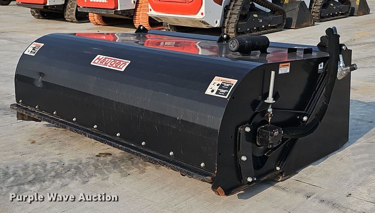 Haugen HPB72 skid steer broom - DP6609
