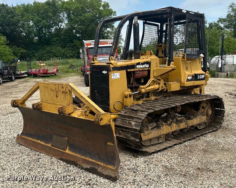 1982 Komatsu D31P-17 dozer - DP8408