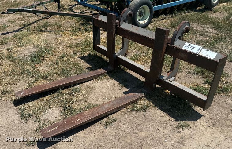 58" L wheel loader forks - DQ6925