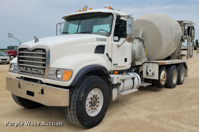 2004 Mack CV513 ready mix truck - DR4391