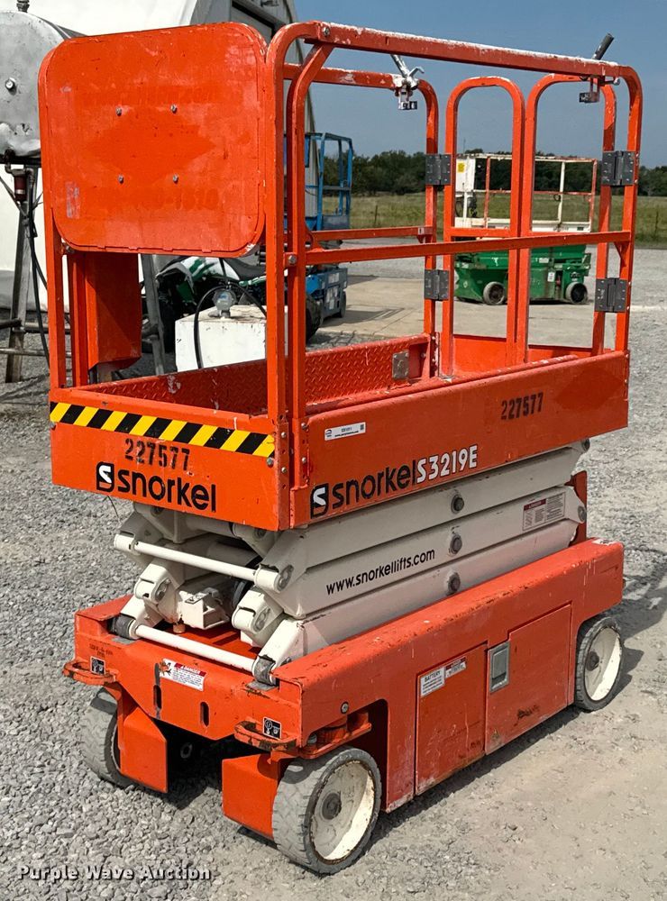 2019 Snorkel S3219E scissor lift - DX1011