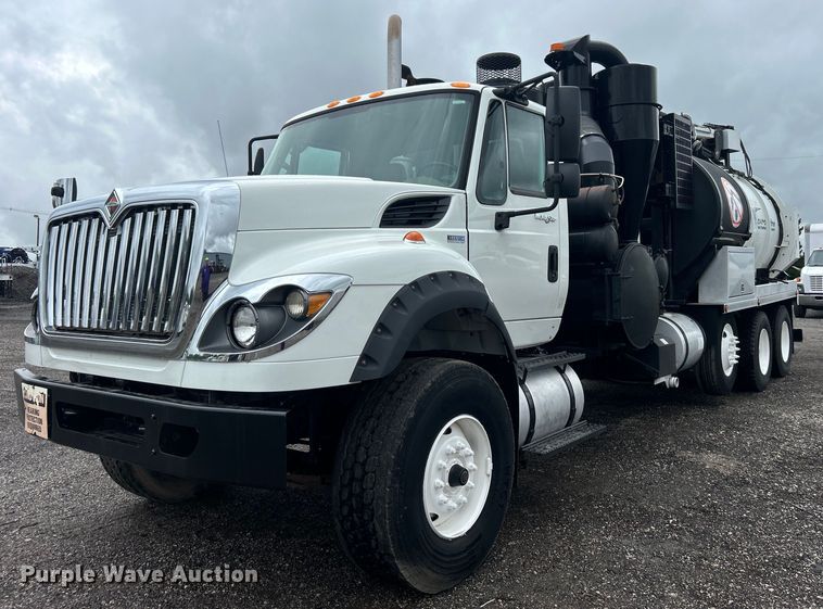 2012 International  7600 vacuum truck - EG0835