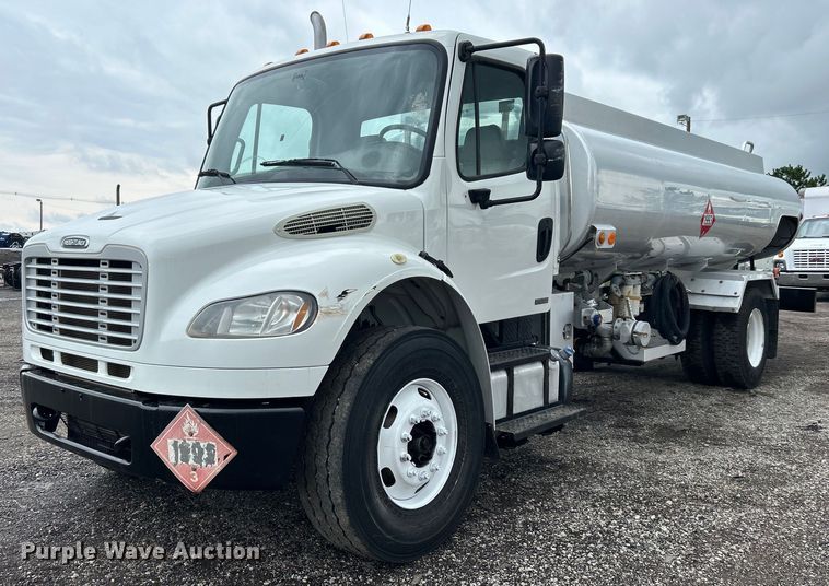 2012 Freightliner  Business Class M2 fuel truck - EG0838