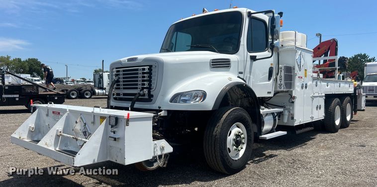 2010 Freightliner  Business Class M2 utility / service truck - EG0861