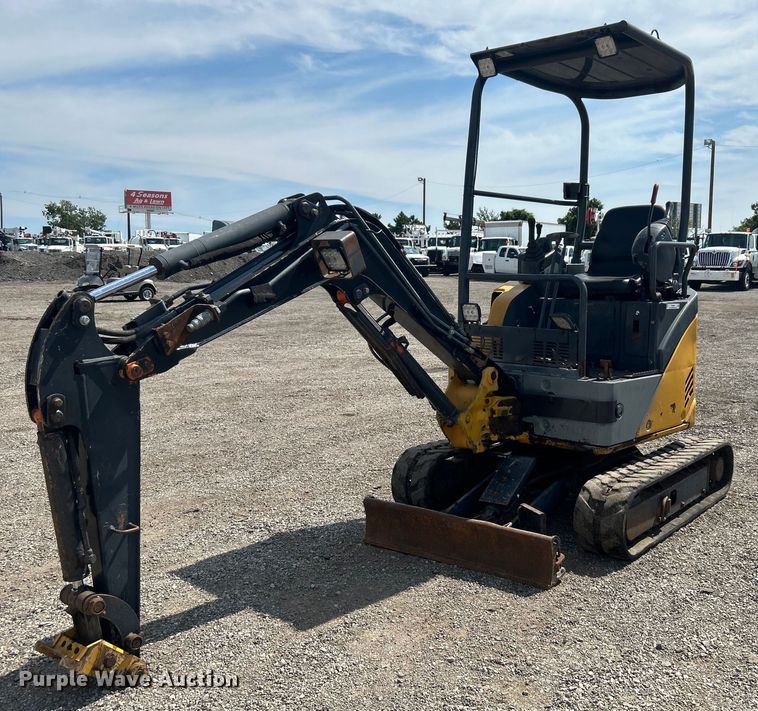 John Deere 17D mini excavator - EG0895