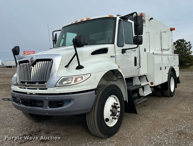 2013 International  4400 SBA utility / service truck - EG1189