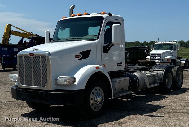 2016 Peterbilt 567 semi truck - EH4351