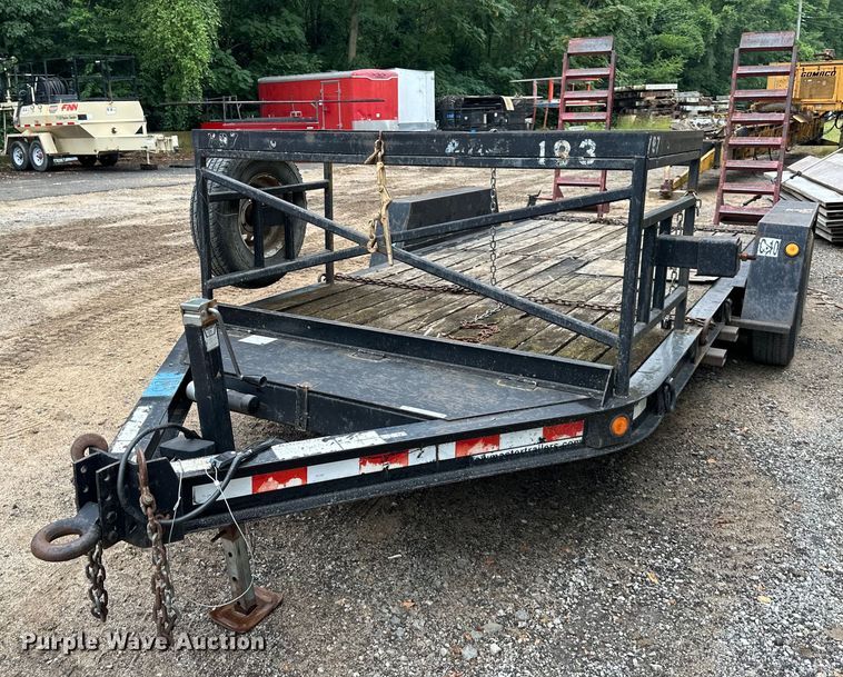 2004 Towmaster  equipment trailer - EJ7121
