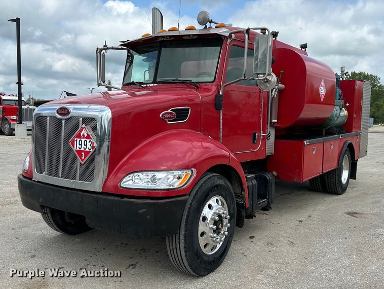 2008 Peterbilt  335 fuel / lube truck - EJ7131