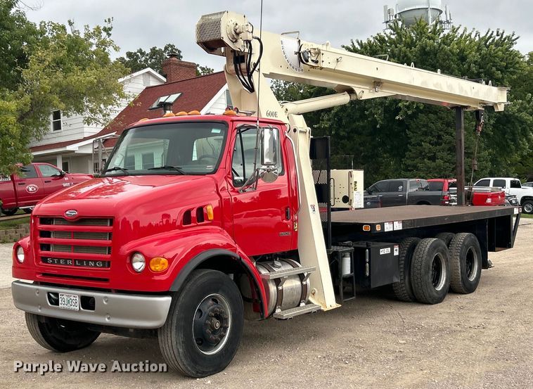 2006 Sterling L7500 crane truck - EK3016