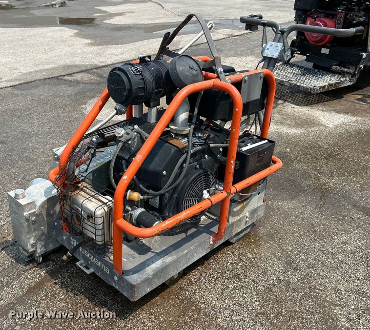 Husqvarna  Soff-Cut 4000 concrete saw - EK4995