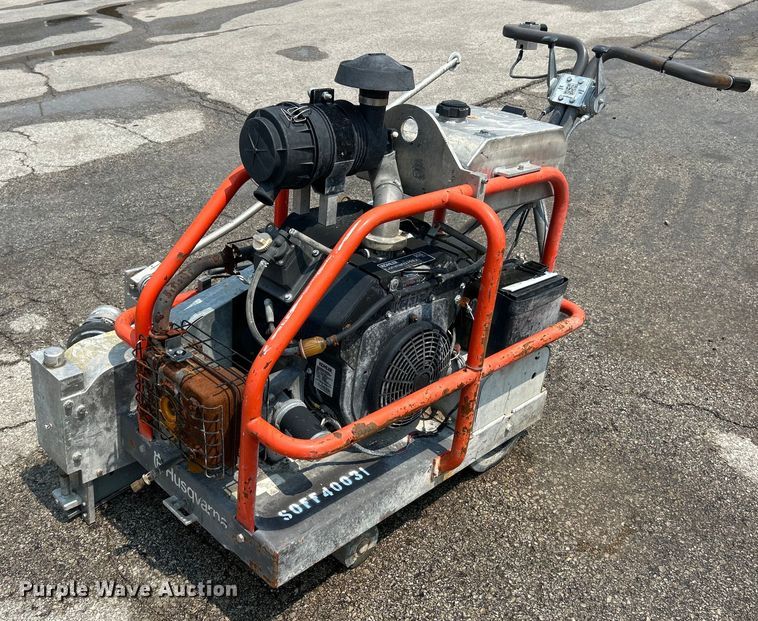 Husqvarna  Soff-Cut 4000 concrete saw - EK4996
