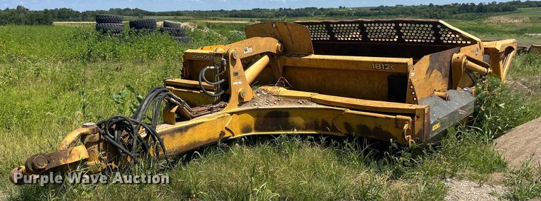 2004 John Deere 1812C scraper - EK8889