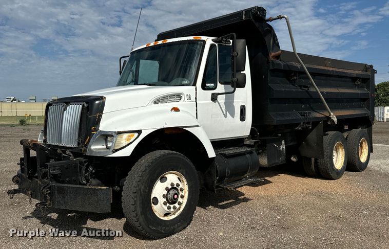 2004 International 7500 dump truck - LF9860