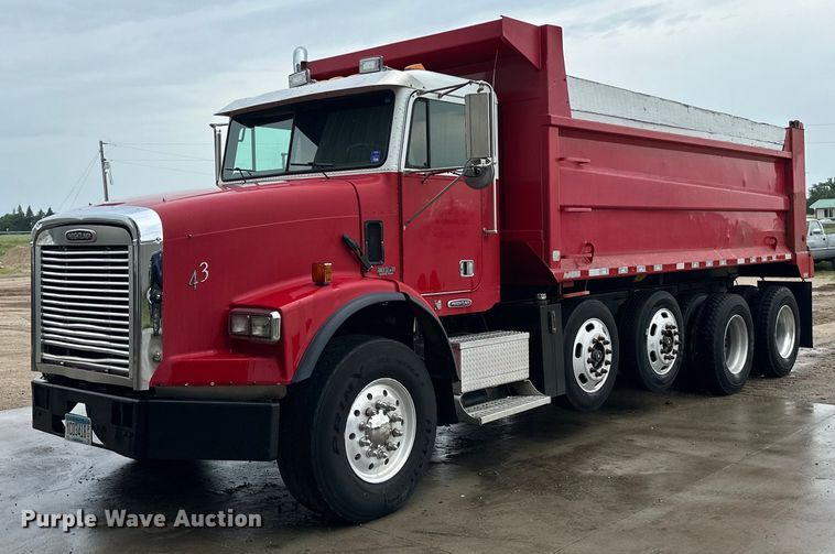 1997 Freightliner FL112SD dump truck - LR9426