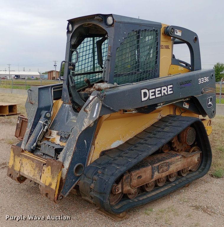 2015 John Deere 333E skid steer loader - NY9421