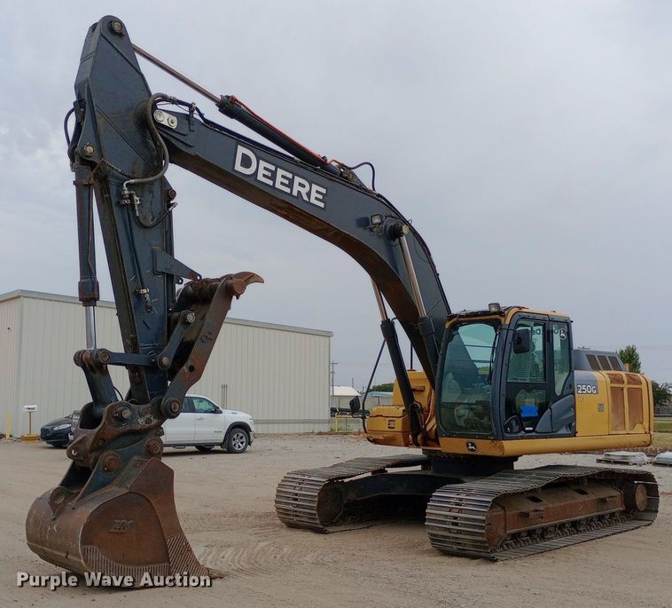2014 John Deere 250G LC excavator - NY9425