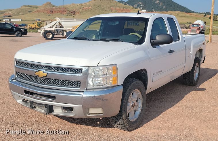 2012 Chevrolet  Silverado 1500 Ext. Cab pickup truck - OD9677