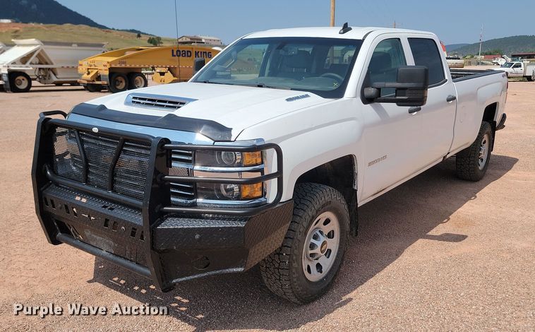 2018 Chevrolet  Silverado 3500HD Crew Cab pickup truck - OD9680