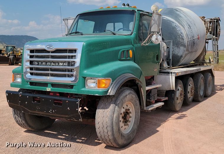 2003 Sterling  L9500 ready mix truck - OD9683