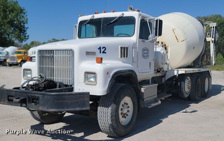 1993 International  F5070 SFA ready mix truck - OD9709