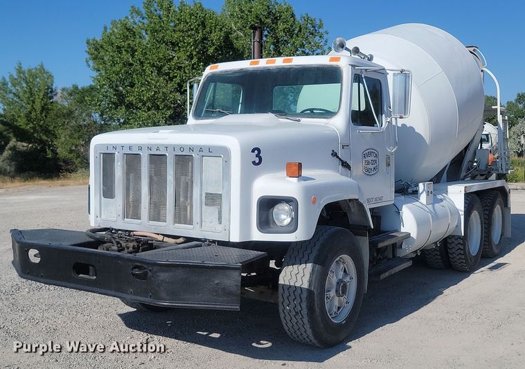 1981 International  F2674 ready mix truck - OD9712