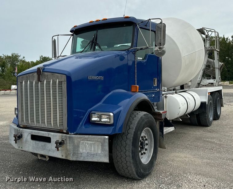 2001 Kenworth  T800 ready mix truck - OG9622