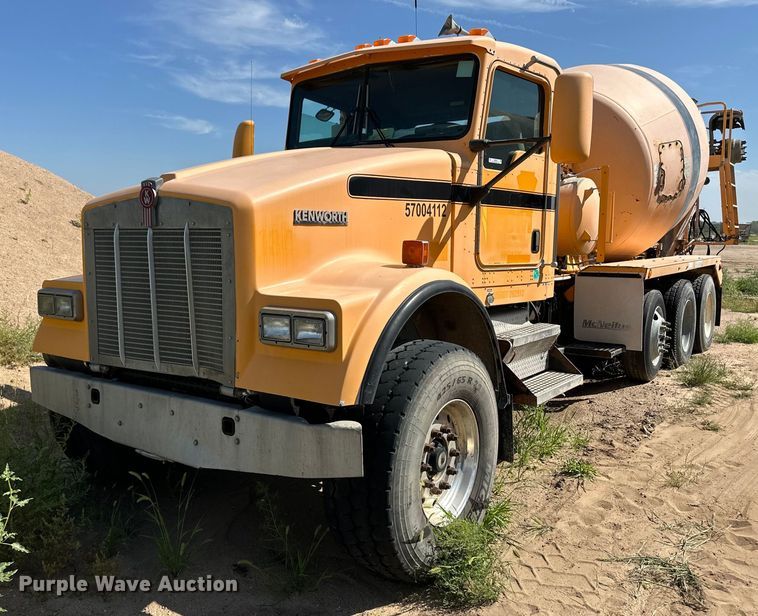 2004 Kenworth T800 ready mix truck - OM9534