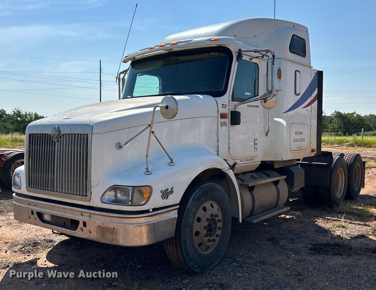 2007 International 9400i semi truck - OM9582
