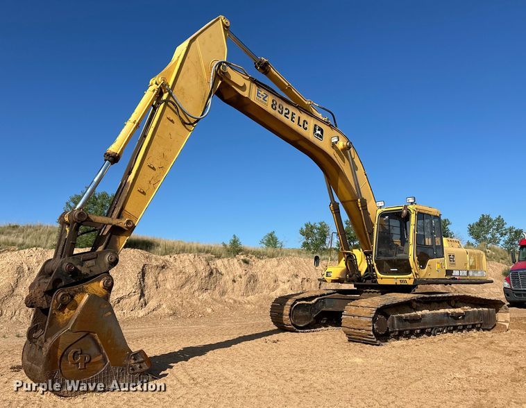 1997 John Deere 892E LC excavator - OM9602