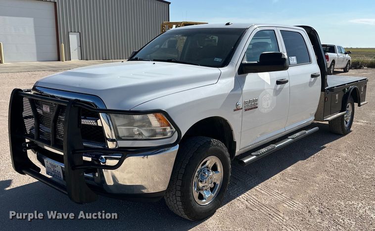 2013 Dodge Ram 2500 Crew Cab flatbed pickup truck - DK6665
