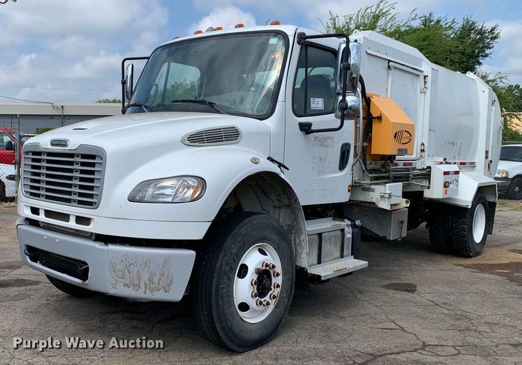 2018 Freightliner  M2106 refuse truck - DM1766