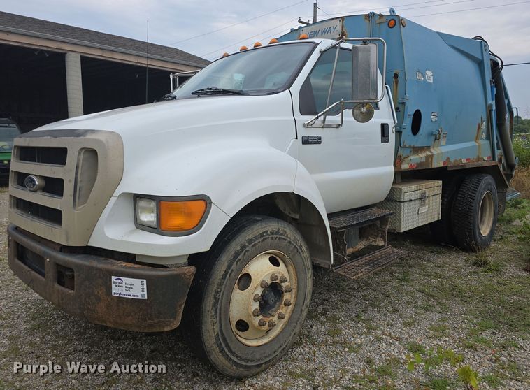 2005 Ford F650 Super Duty XL refuse truck - DQ4473