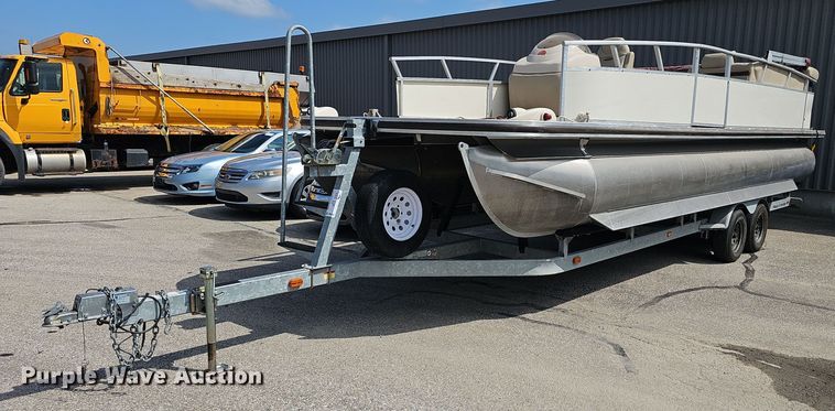 2008 Sun Tracker boat - DQ4496