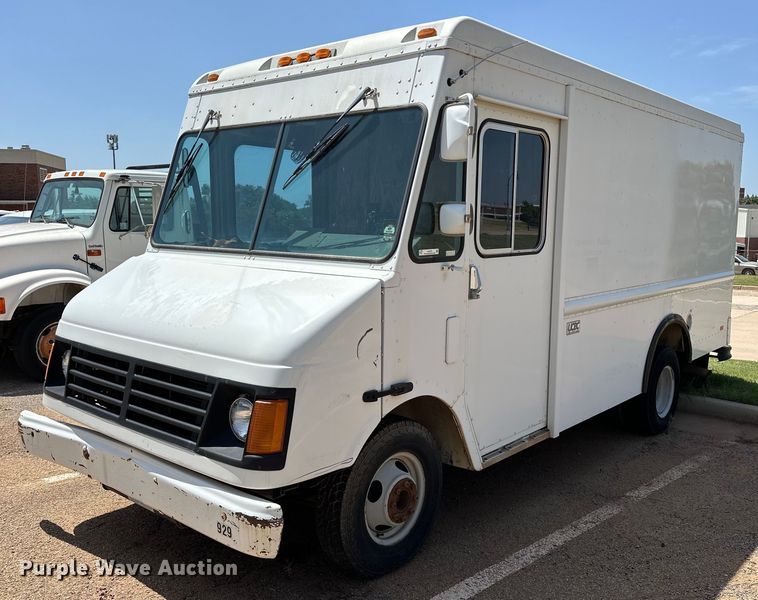 1999 Chevrolet  delivery truck - EJ4475