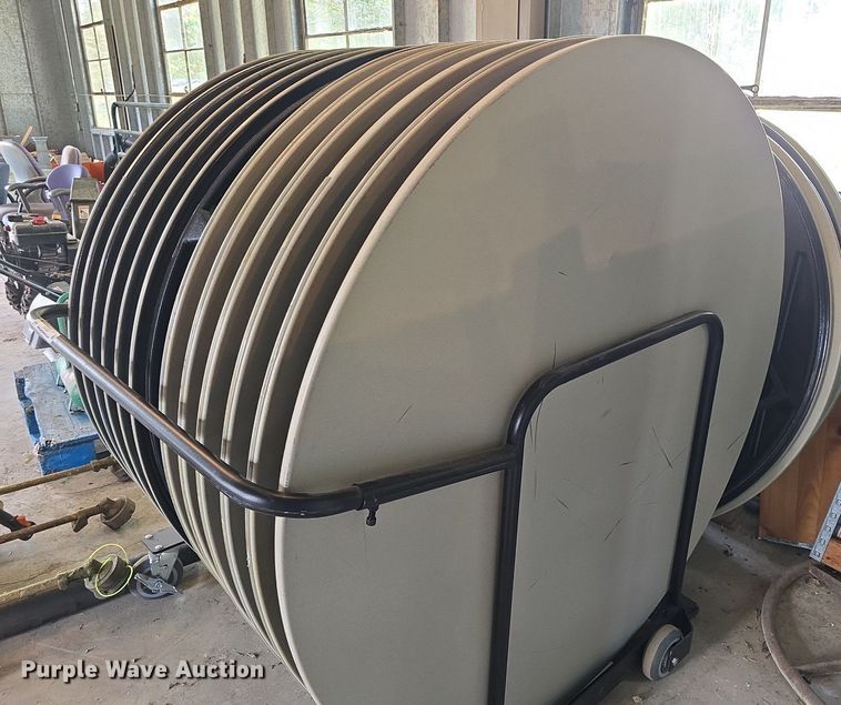 (16) round tables - EK6329