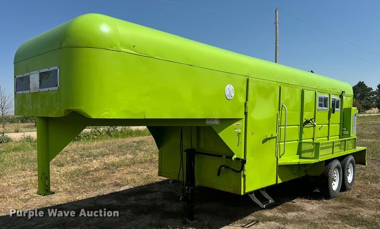 1975 Shop built enclosed cargo trailer - DQ6931