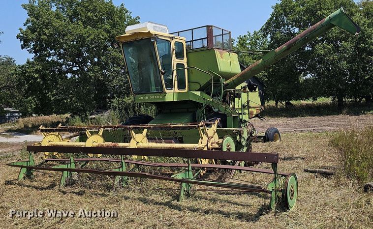 1969 John Deere 105 combine - DS4663