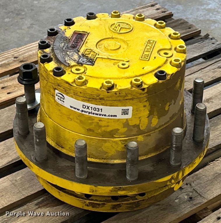 John Deere applicator wheel hub - DX1031