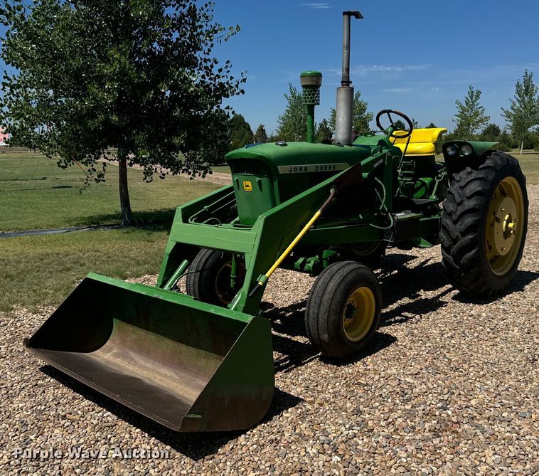 1961 John Deere 3010 tractor - DX3561