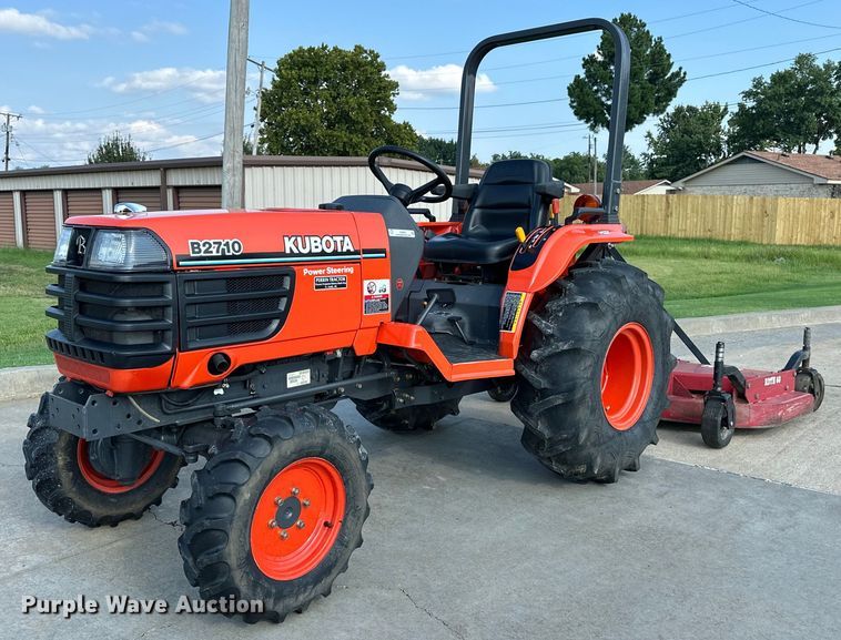 Kubota B2710HSD MFWD tractor - EJ8842