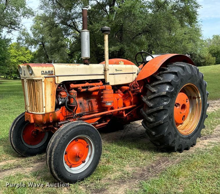 1959 Case 900B tractor - LF9966