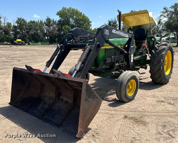 1981 John Deere 2940 tractor - OM9647