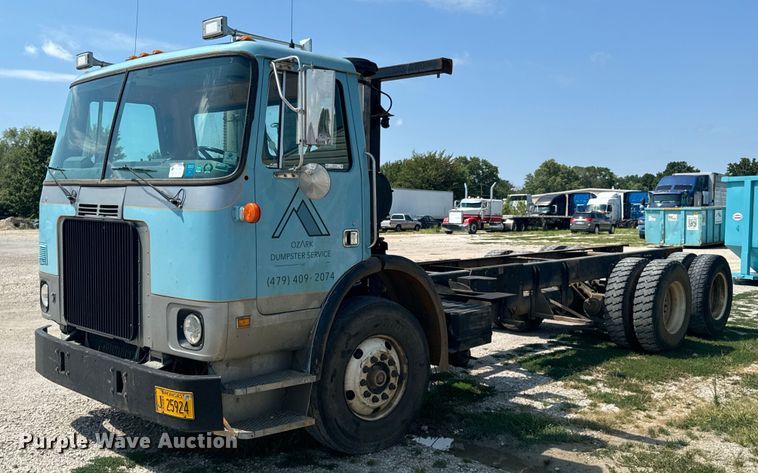 1997 Volvo WX64 truck cab and chassis - DX1039