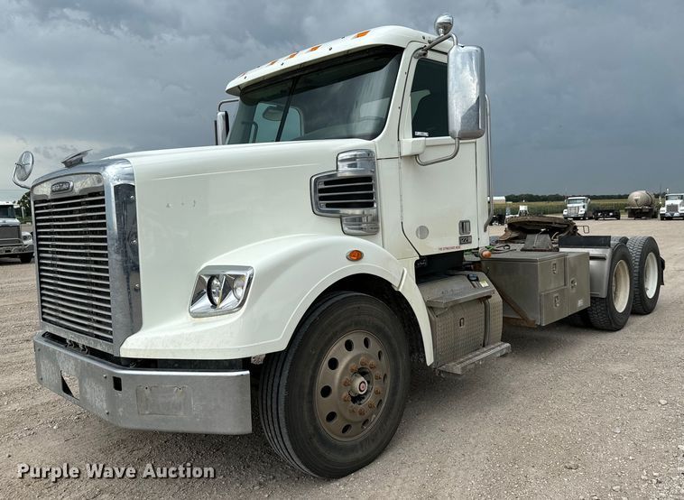 2015 Freightliner Coronado 122 semi truck - LF9998