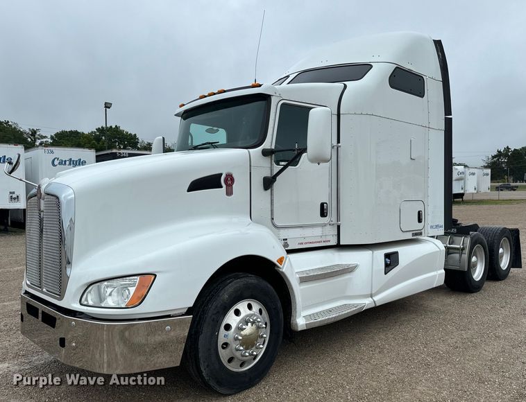 2014 Kenworth T660 semi truck - OF9968